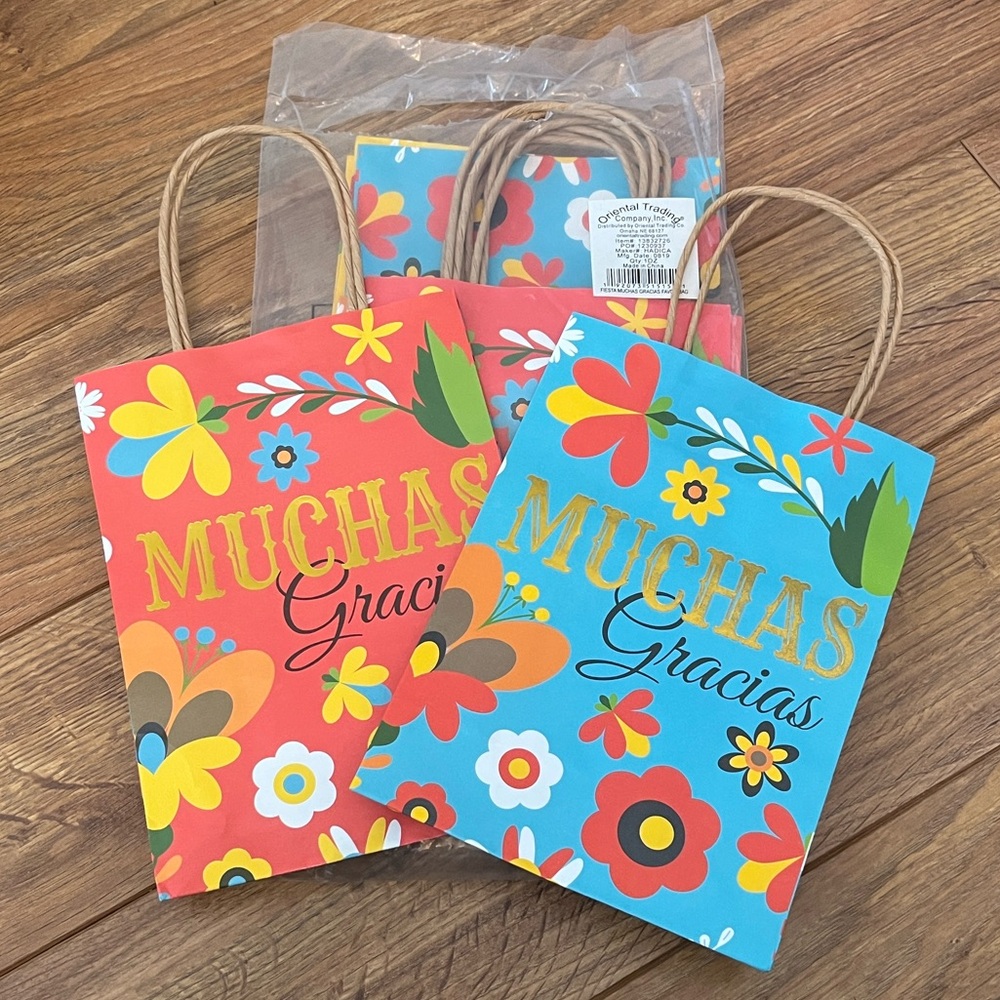 Colorful Floral 'Muchas Gracias' Gift Bags